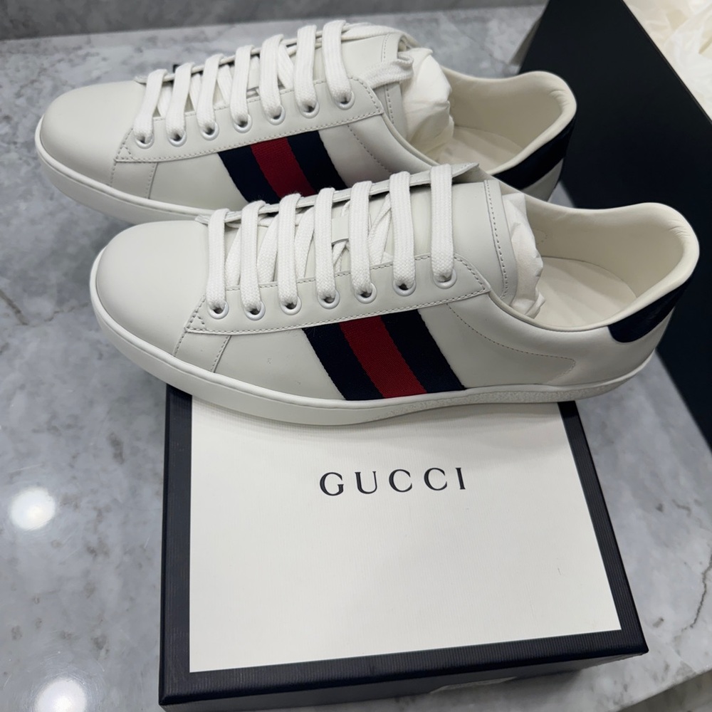 Gucci White and Red Sneakers with Signature Stripe